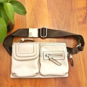 Danier Genuine leather Belt Bag White Fanny Pack Crossbody Hands-Free Travel bag